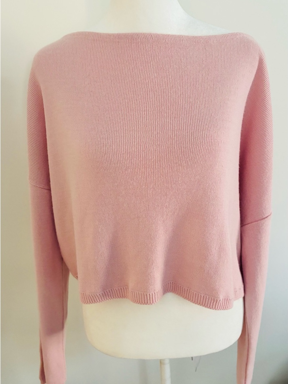 Nasty Gal Women's Boatneck Lightweight cropped  Sweater in Dusty Pink. Medium